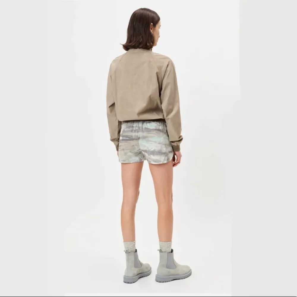 John Elliott Summit Streetwear Shorts in Marrin Camo size XL - Image 4