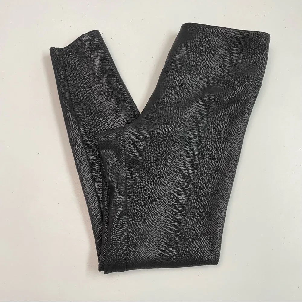 Tahari Leggings Faux Leather Animal Snakeskin Ankle Mid Weight Metallic Black - Image 12