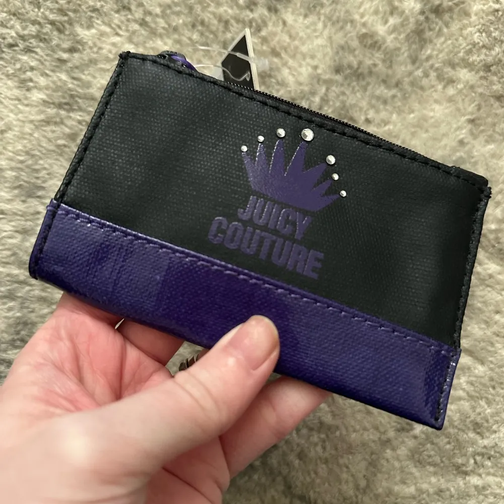 Juicy Couture Black and Purple Coin Purse - Image 4