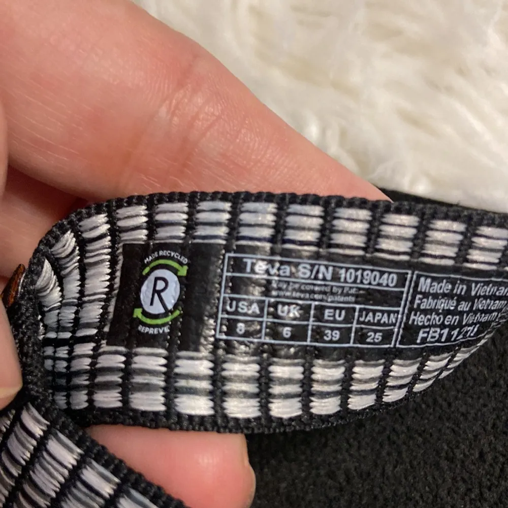 TEVA Sandals size 8 BNWOT see all photos - Image 9