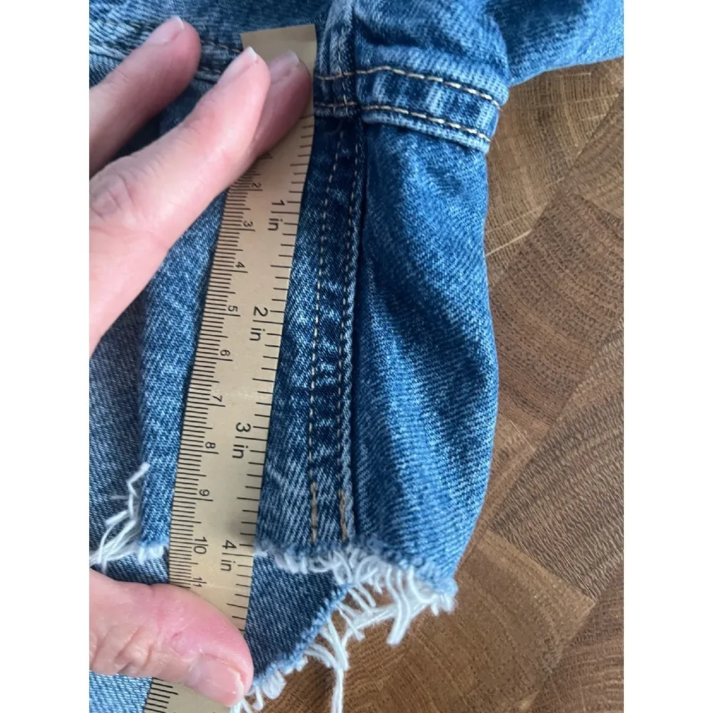 GAP Low Stride Denim Shorts Frayed Hem Distressed Blue Jean Shorts Size 31 NWT - Image 4