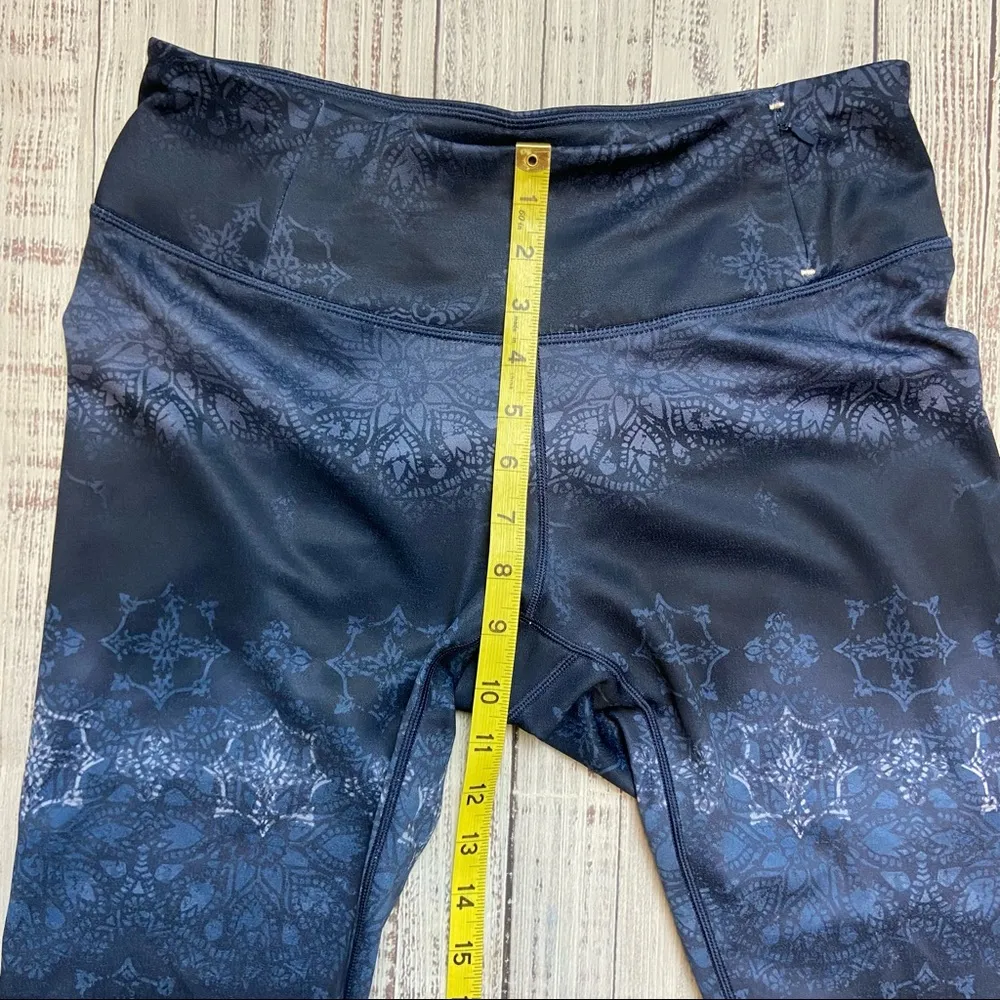 Calia Carrie Underwood Warm Blue Yonder Ombre’ Snowflake Pattern. Size Medium - Image 11