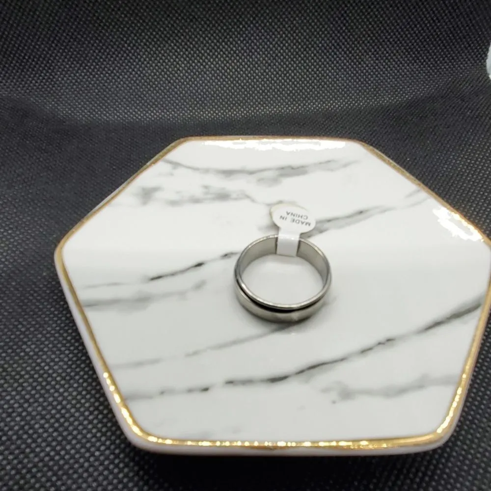 Silver Tone Ring Band with a Checkerboard Silver - Image 6