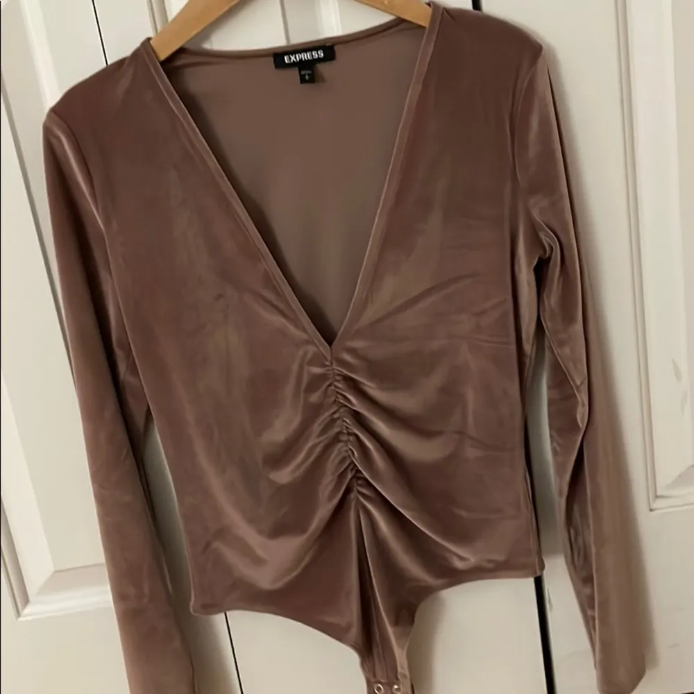 Velvet champagne color bodysuit - Image 4