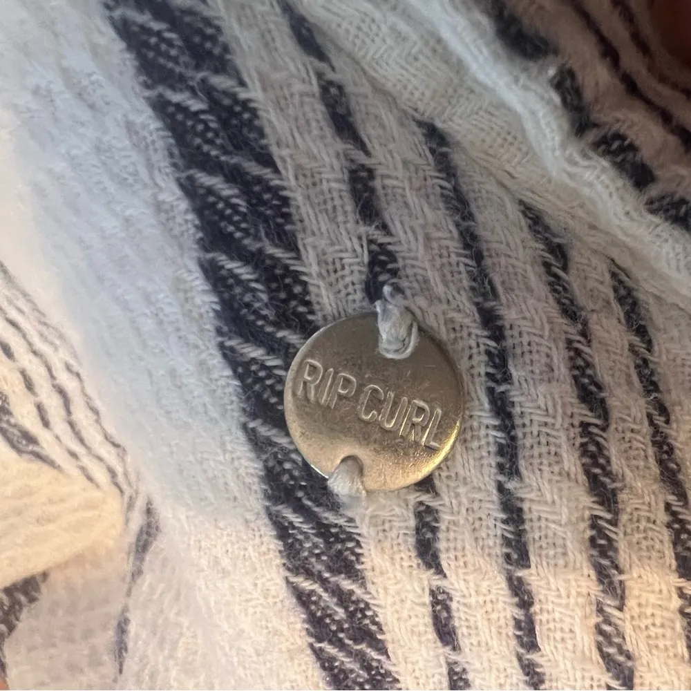 Rip Curl Button-up Shirt Women’s S Striped White Gray Long Sleeve Casual Beach - Image 8