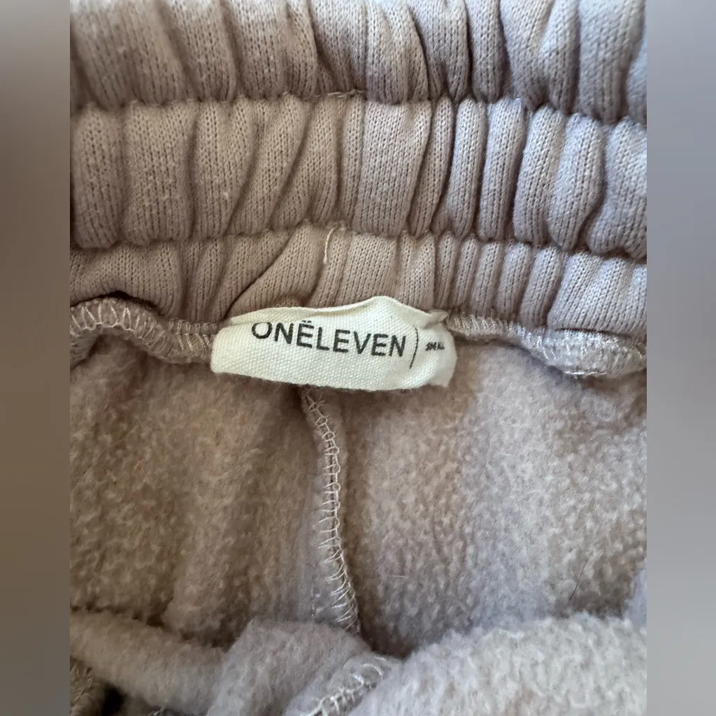 One Eleven Size Small Cozy Tan Jogger Sweatpants - Image 3
