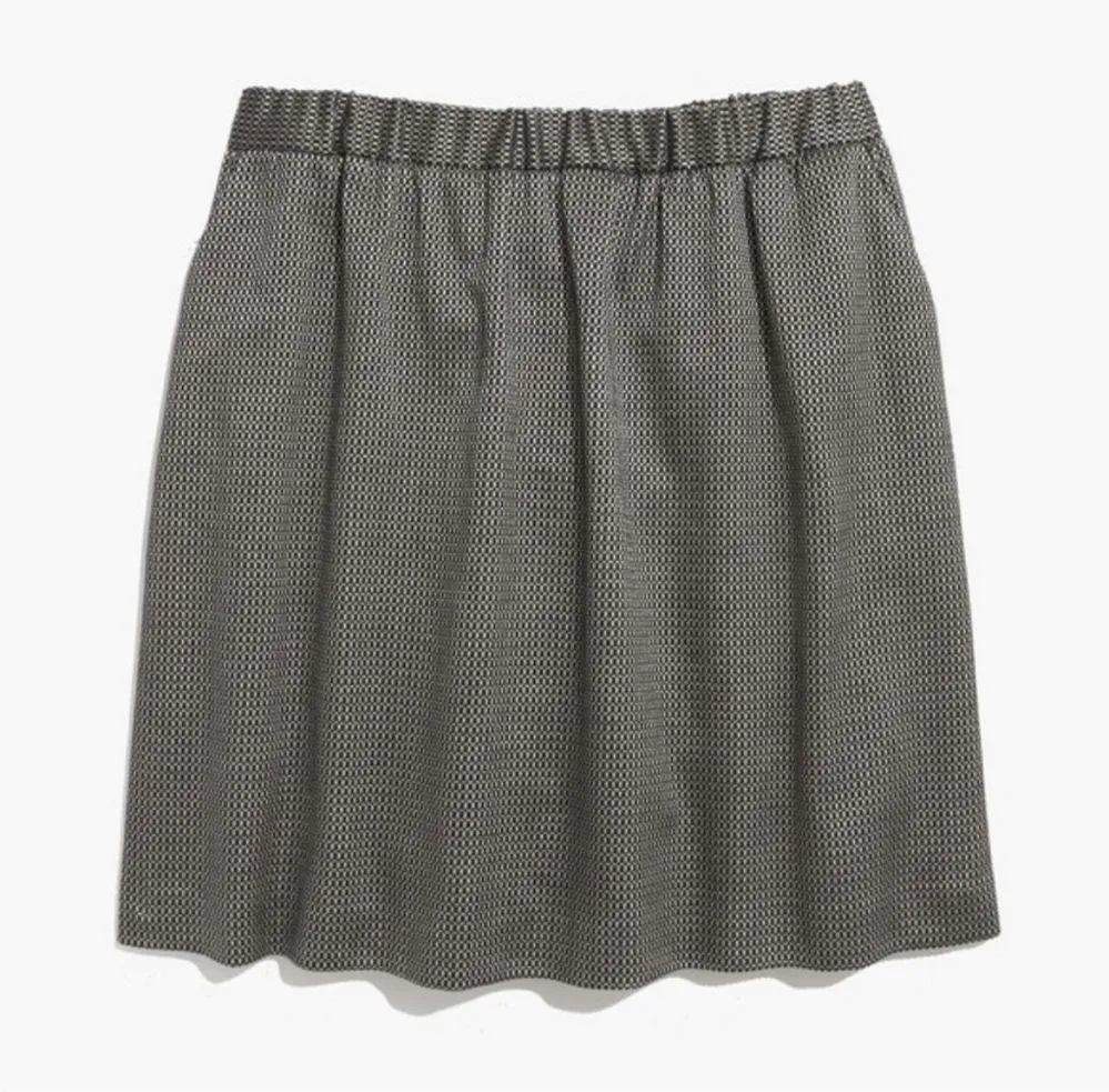 Madewell jacquard party ruffle mini skirt in metallic gold & black size medium - Image 2