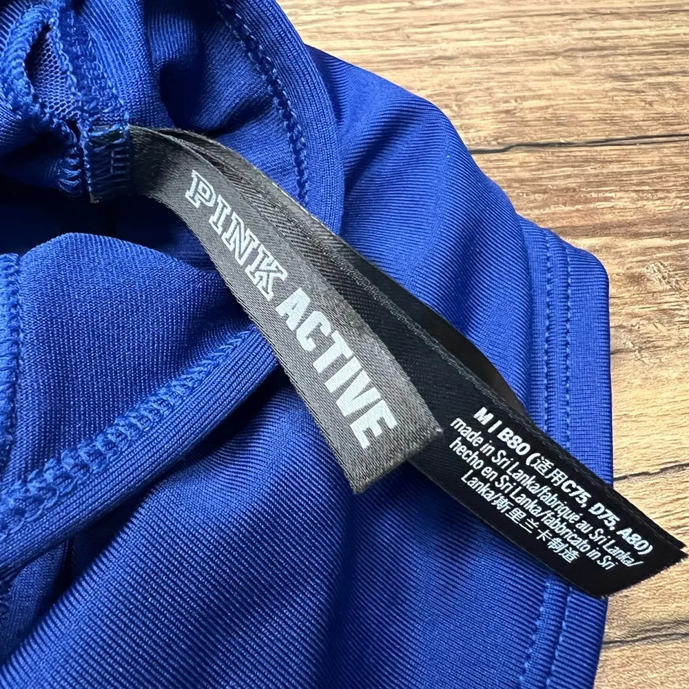 PINK Victoria's Secret MEDIUM Ultimate Lightly Lined Crop Sport Bra - Image 3