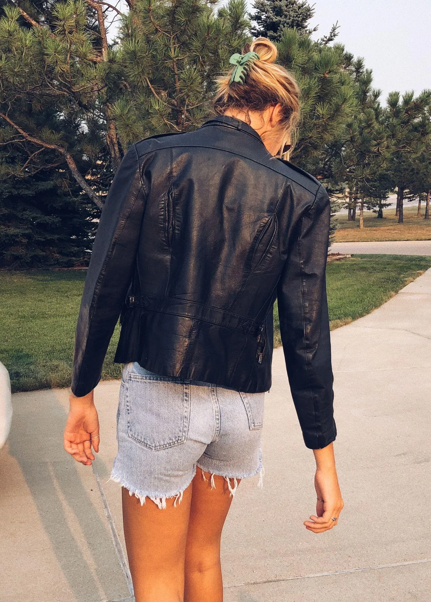 vintage womans leather jacket Black Size M - Image 3