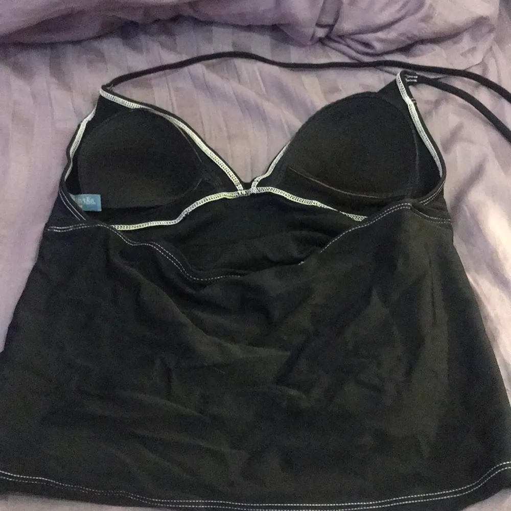 Women’s black Swim top size medium - Image 2
