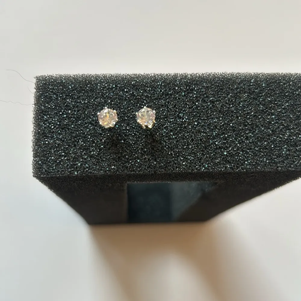 4mm Cubic Zironica Rounded Silver Stud Earrings - Image 5