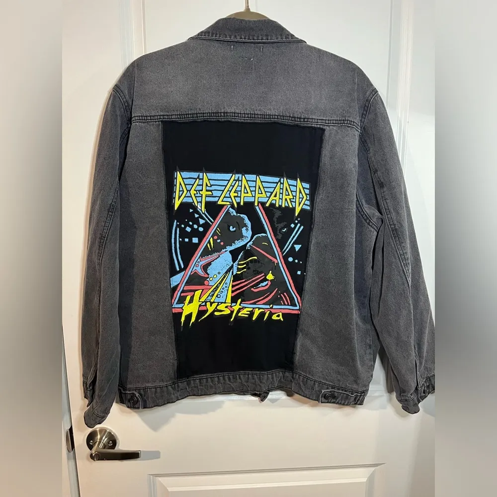 NWOT Def Leppard Faded Black Junkfood Jean Patch Long Sleeve Jacket Buttons XXL - Image 4
