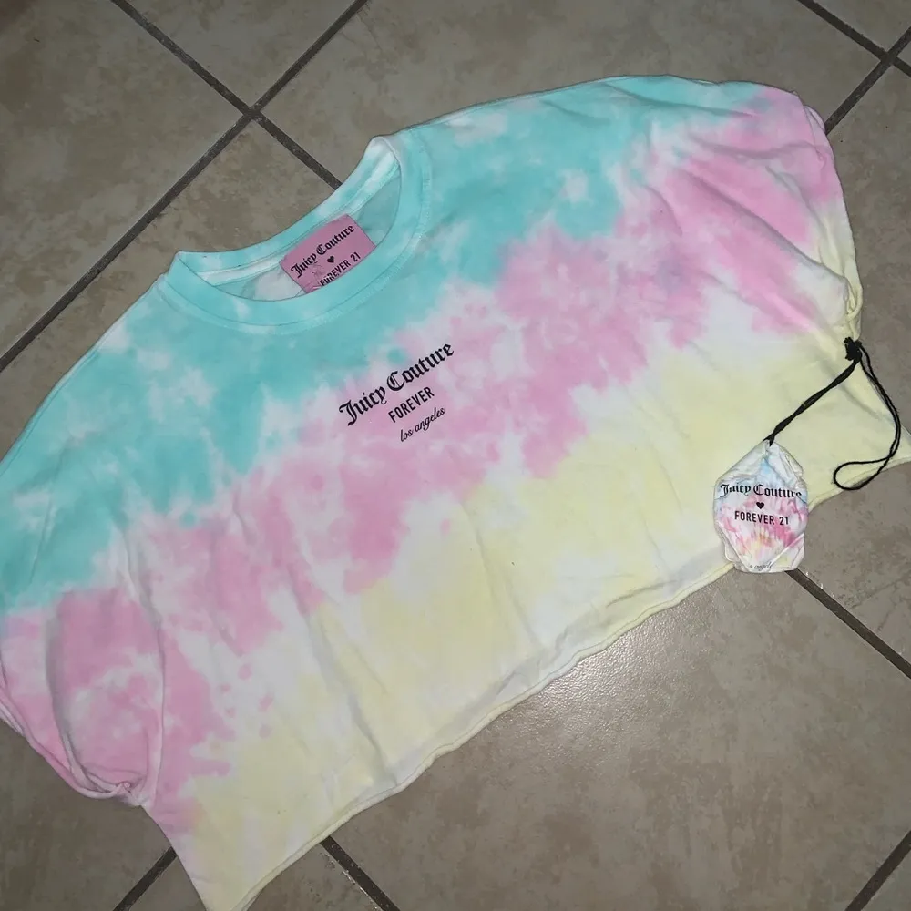 Juicy couture x forever 21 NWT crop tee S spring boho tie dye classic casual - Image 2