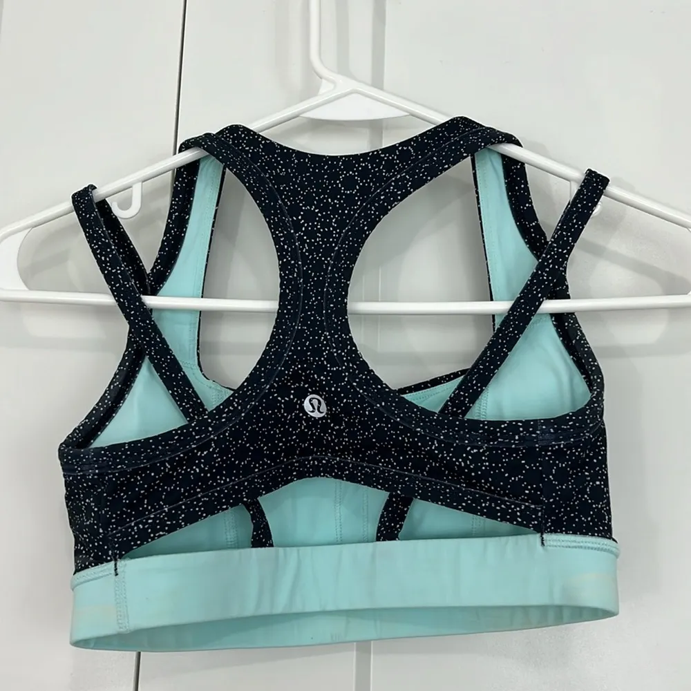 Lululemon Size 4 Turquoise Blue Splendour Racerback Sports Bra - Image 3