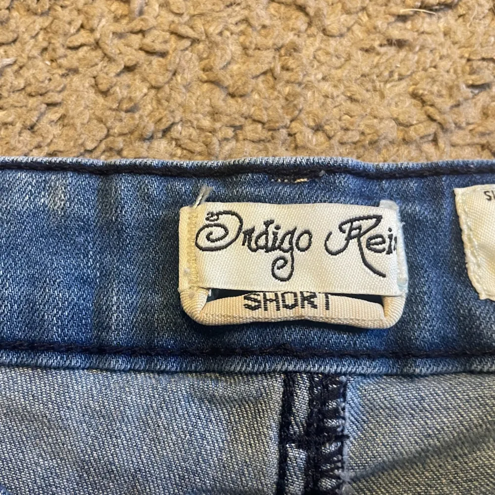 Indigo Rein Blue Denim Distressed Jean Shorts, Size 3 - Image 7