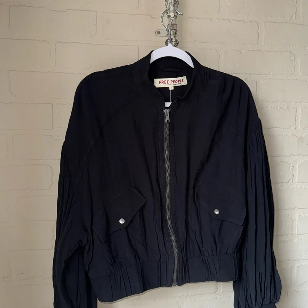 Free People jacket NEW On Pointe Bomber Black small - Image 2