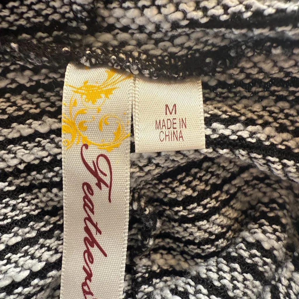 Feathers black and white long sleeve hooded top sweatshirt sweater size medium - Image 10