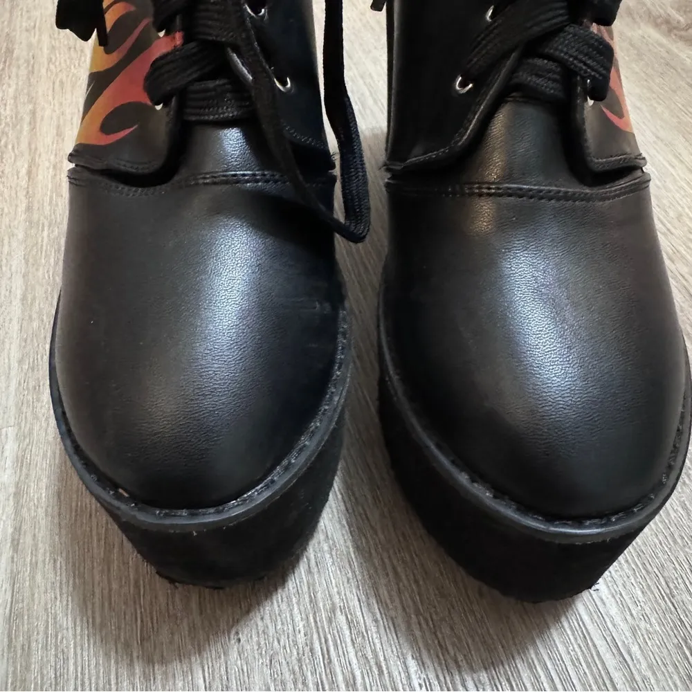 Hot Topic Flames Fire Platform Shoes Black Yellow Red 10 Goth Chunky - Image 7