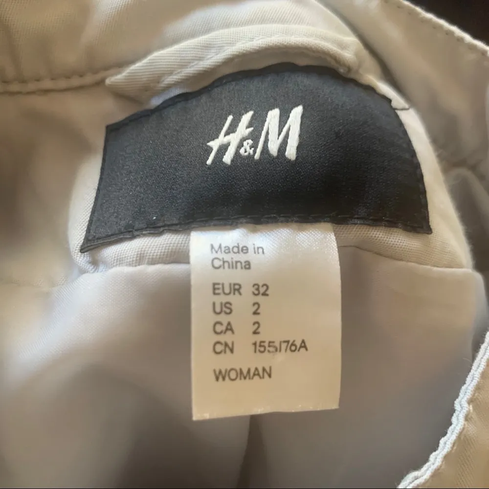 H&M | Light Jacket Quilted Shoulders Gray/White 2 - Image 5