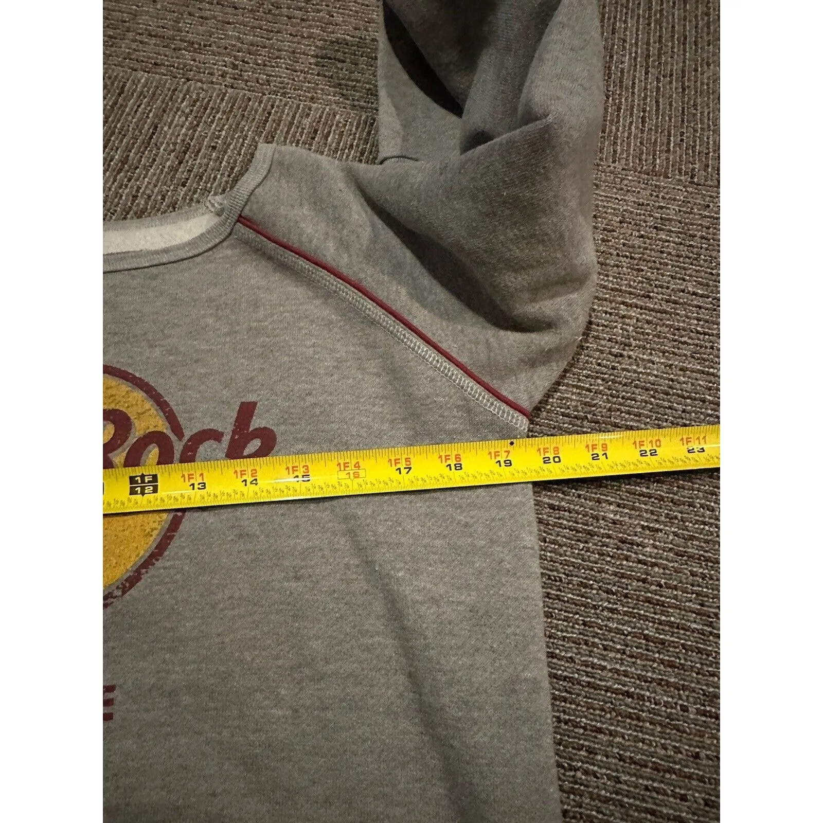 Hard Rock Cafe Sweatshirt Prague Size Small Ladies #71 Gray Scoopneck Czech Rep. - Image 6