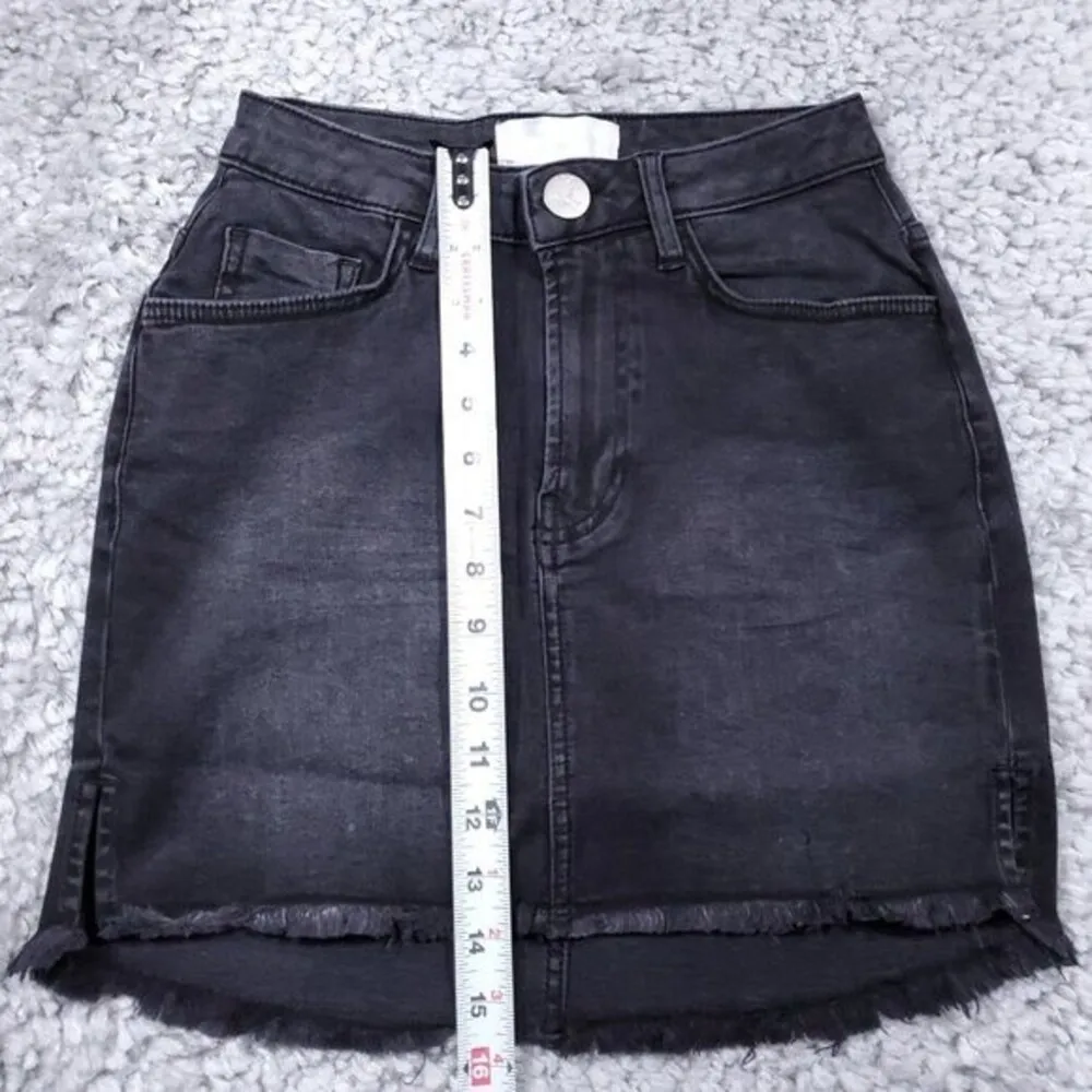 One Teaspoon 2020 Black Swan Denim Mini Skirt Size 25 NWT Raw Cutoff Hem Stretch - Image 10