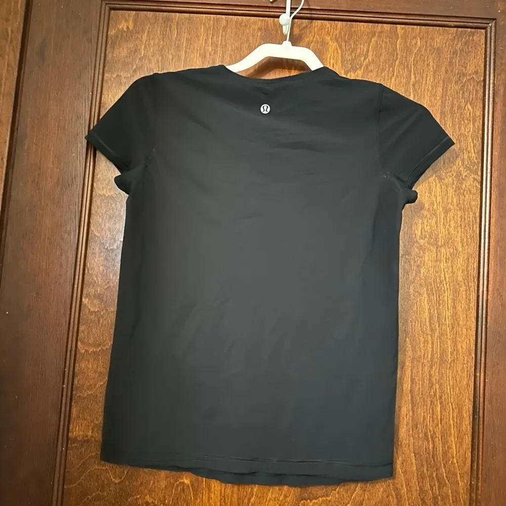 Lululemon Runbeam Short Sleeve Shirt - Image 4