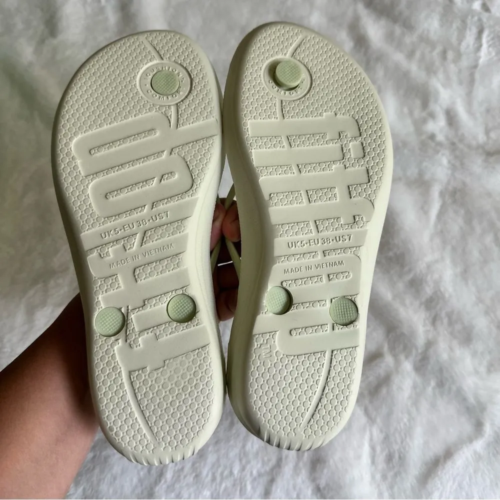 FitFlop Women's Iqushion Ergonomic Flip-Flops Size 7 - Image 7