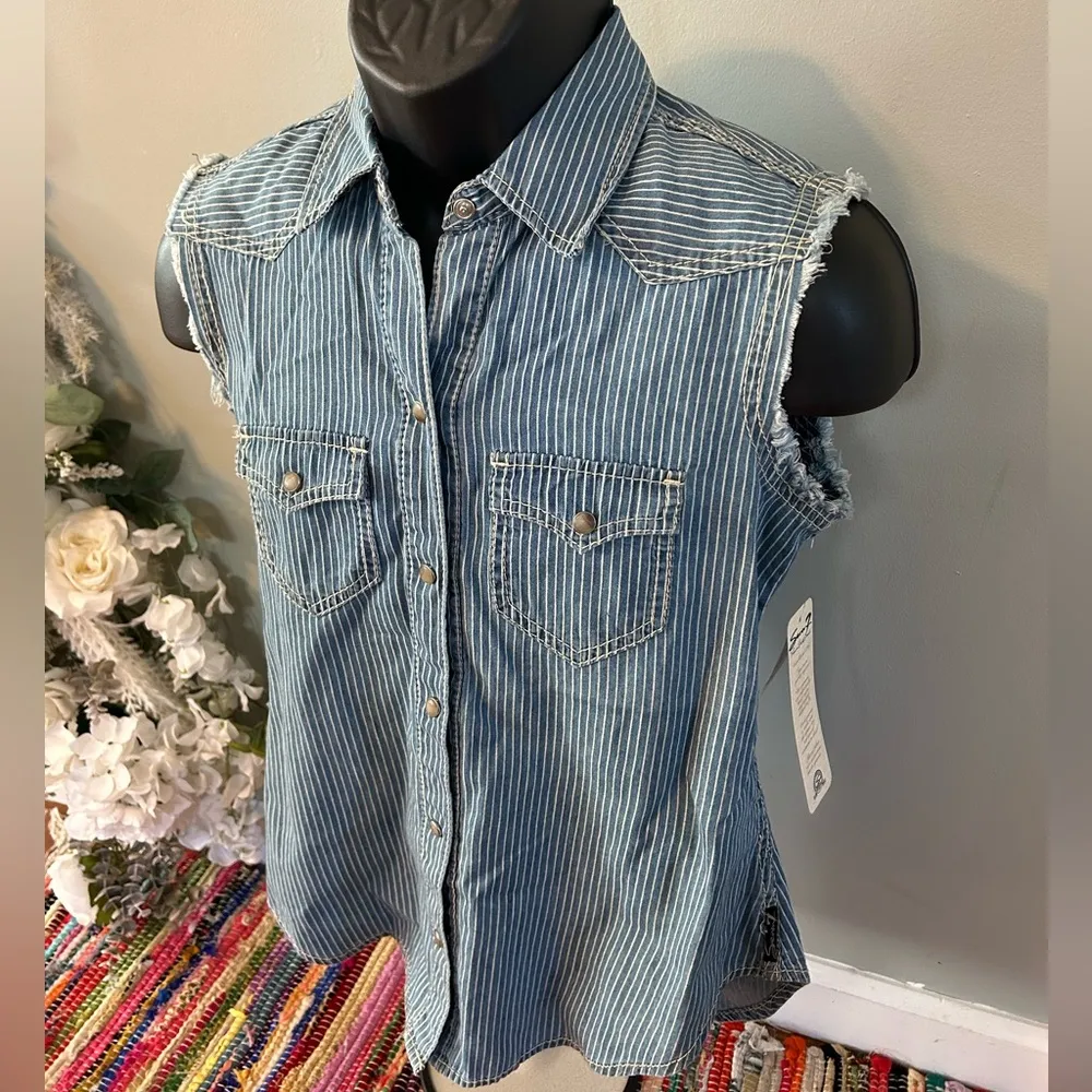 NEW Seven 7 Cowgirl Stripe Cutoff Collar Top Denim Style Nashville Blue Small - Image 2