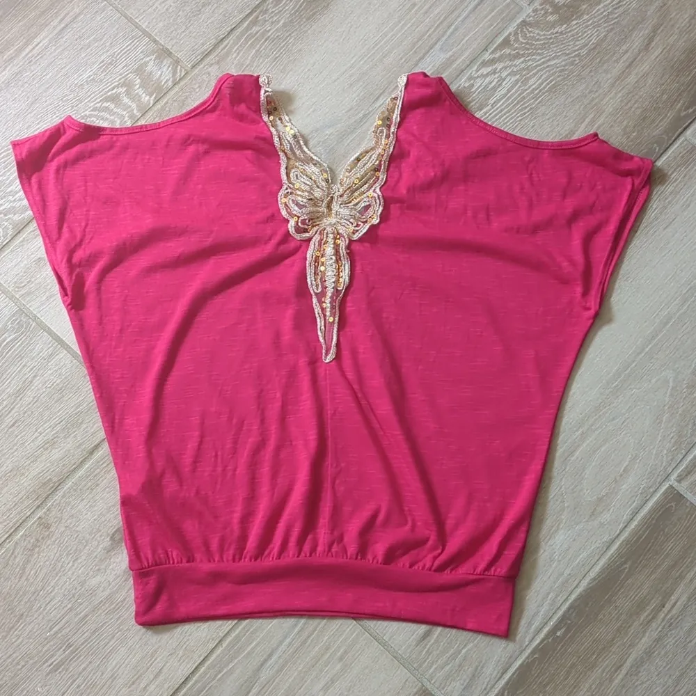 L8TER Cold Shoulder Butterfly Back Short Sleeve Top - Image 14