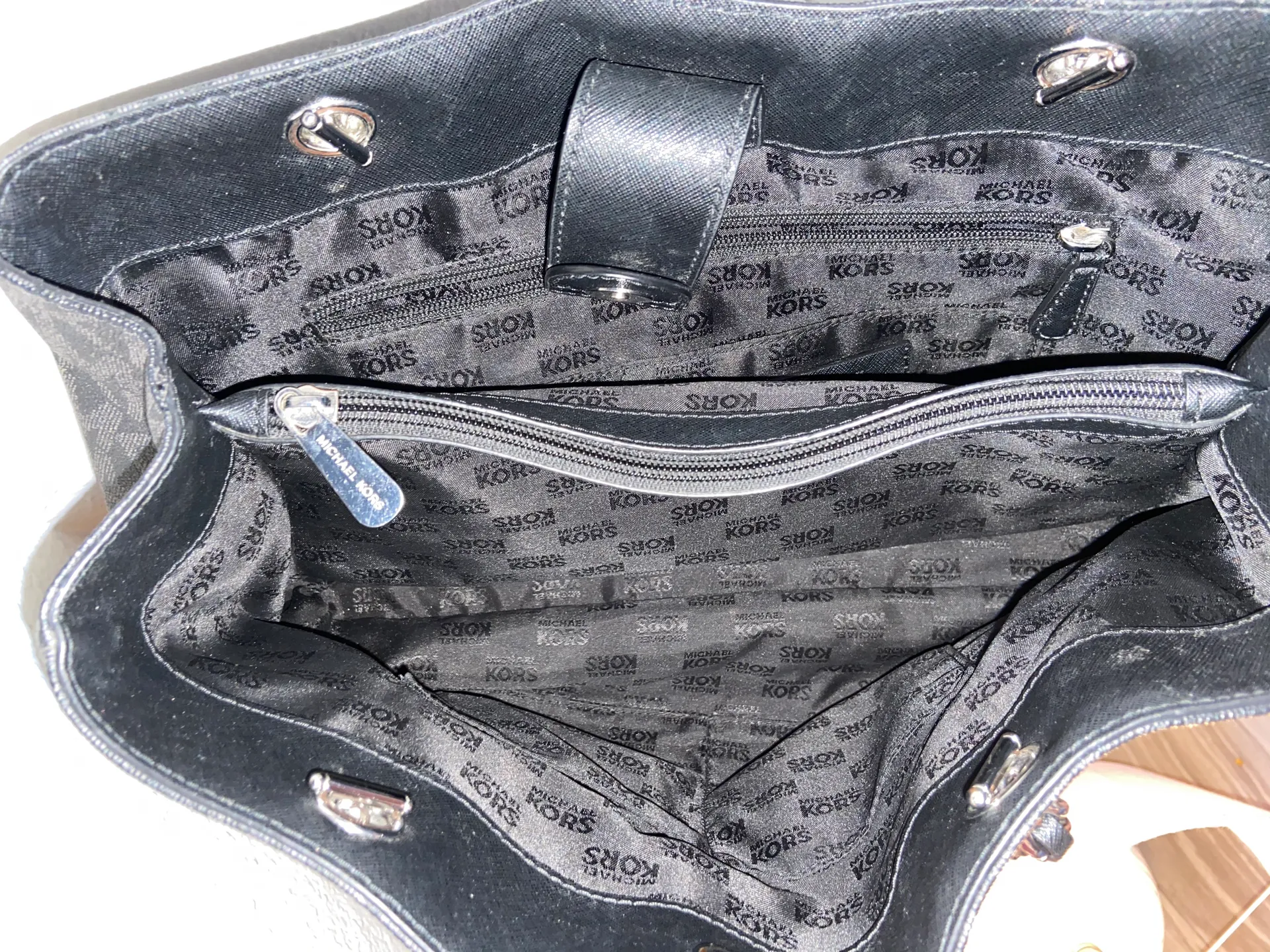 Michael Kors Tote Handbag - Image 3