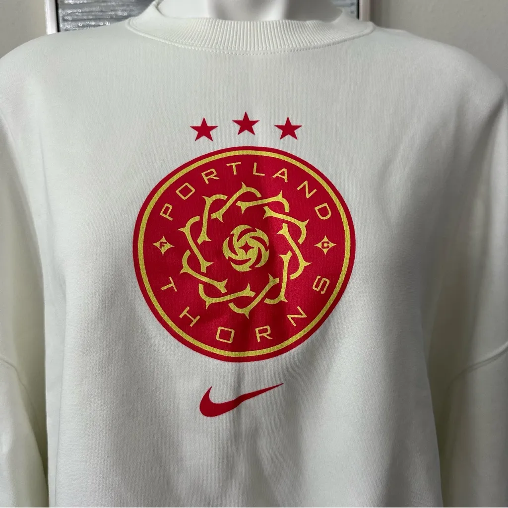 Nike Women's White Crew Neck Sweater with Red Logo - Image 3