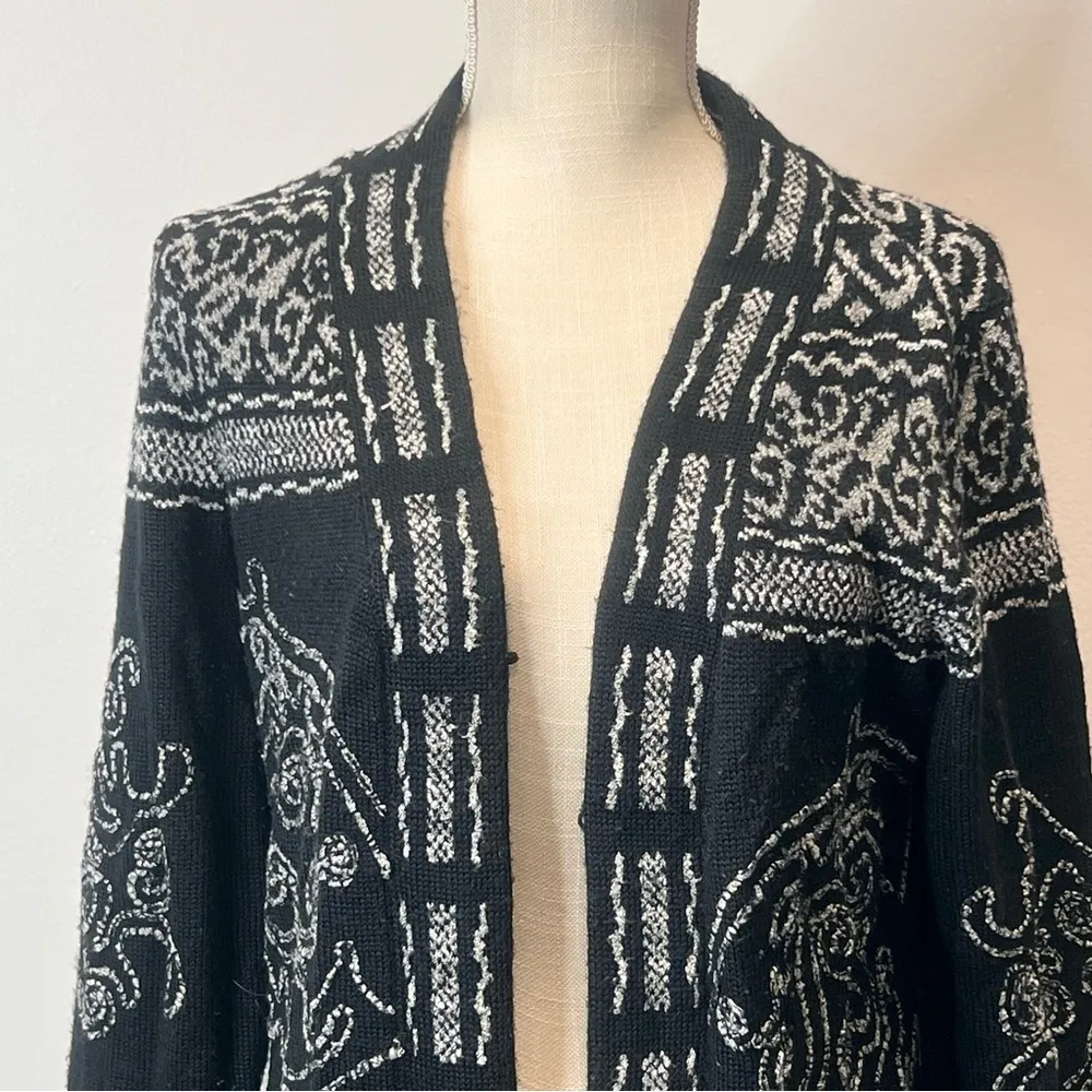 Chico's Long Fringe Bottom Women's Cardigan Size 1 SKU#C24355 - Image 2