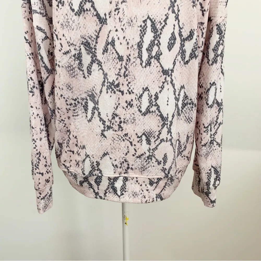 Sundry Pink Gray Snake Print Drapey Pullover Sweatshirt Size 1 Small - Image 10