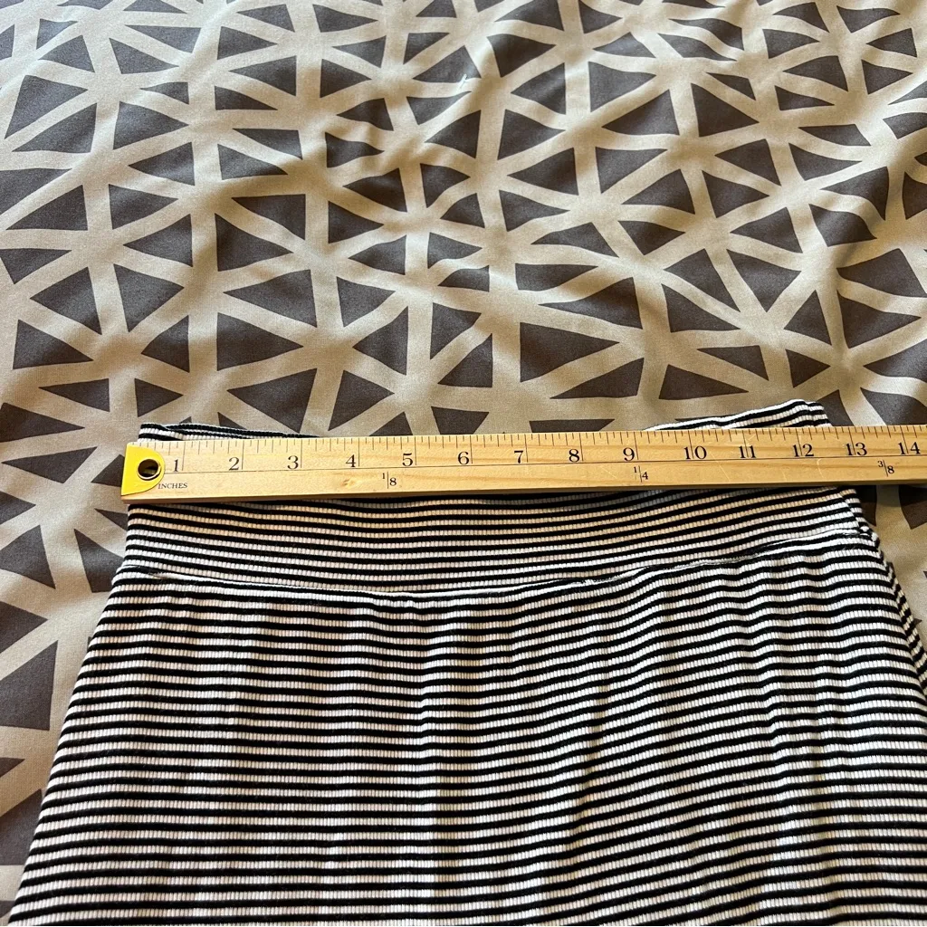 Athleta Black and White Striped Stretch‎ Knit Pencil Skirt Size S - Image 9