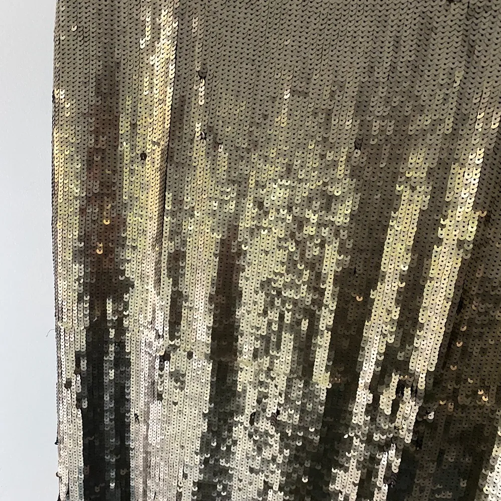 Metallic Gold Sequin Shift Dress Back Slit Sleeveless Sz S NWT - Image 9