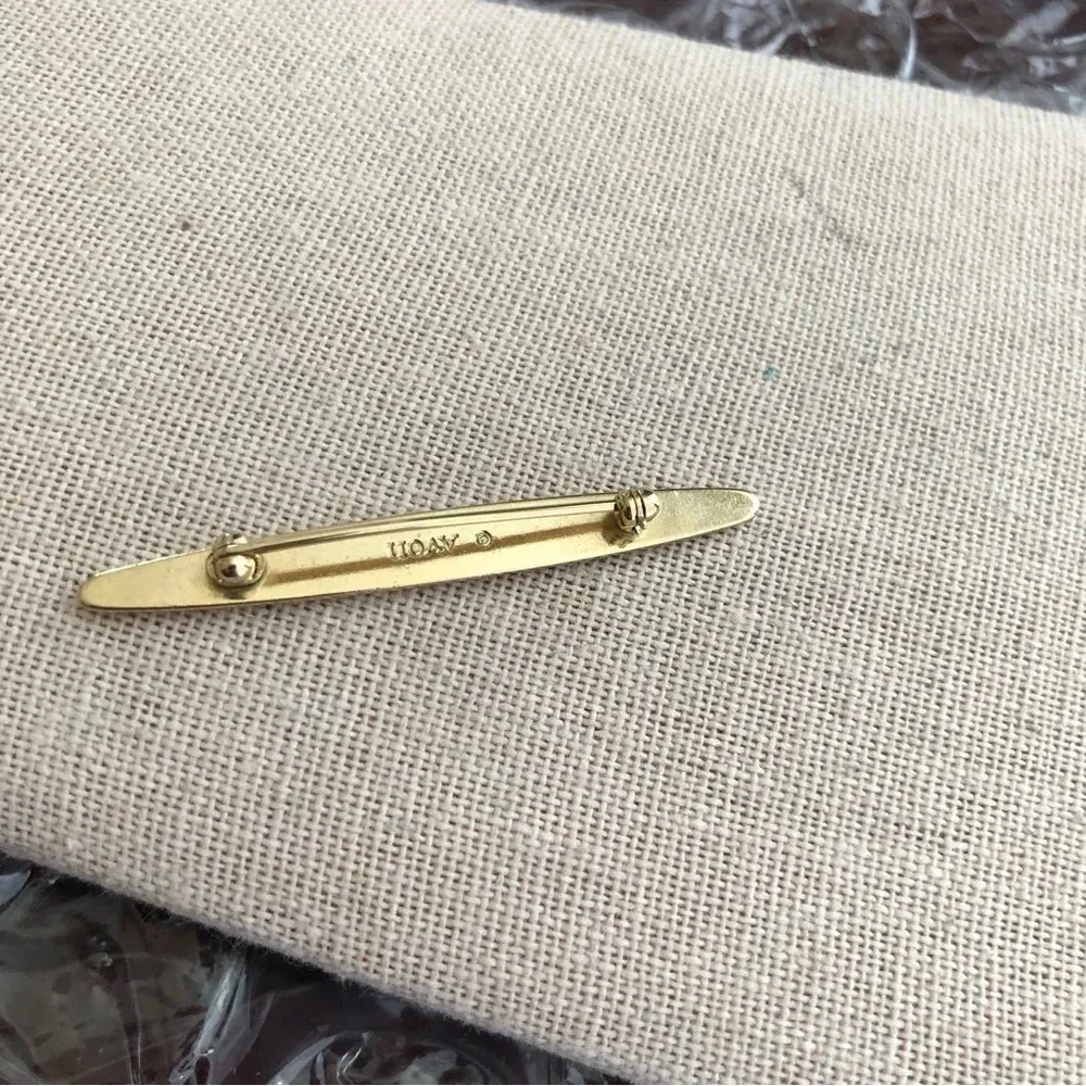 Vintage Signed Avon Gold Tone Brooch - Image 2