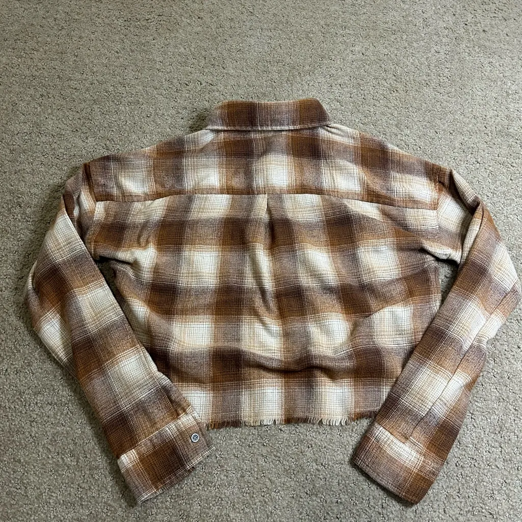 No Comment NY-LA Juniors Small Plaid Flannel Cropped Button Up Shirt Fringe Hem - Image 5