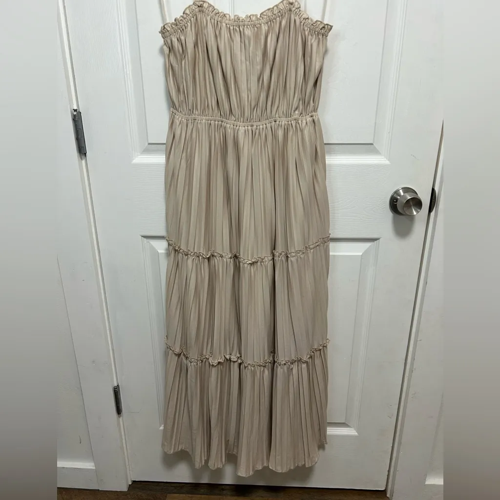 Wishlist Apparel Chic Beige Maxi Dress - Image 2