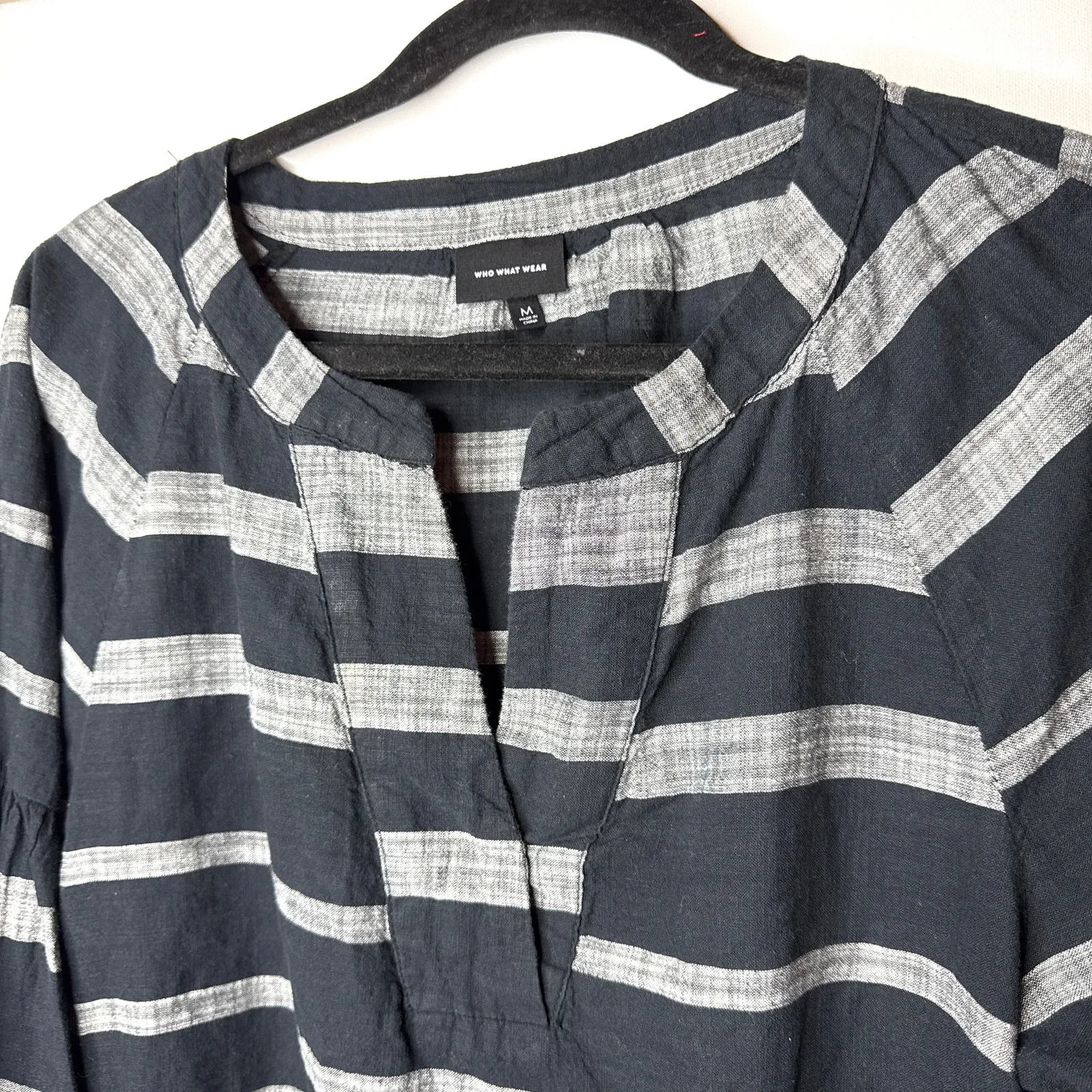 Who What Wear Black Gray Striped V-Neck Long Sleeve Crochet Top Medium Boho‎ - Image 4