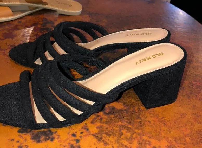 Old Navy Black Heels - Image 4