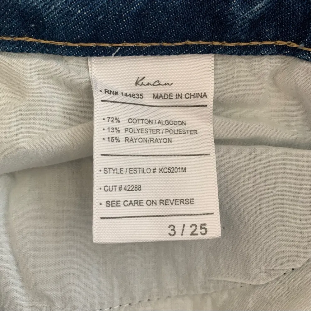 NWT KanCan High Waist Relaxed Thigh Raw Hem Acid Wash Mom Jeans Size 3/25 - Image 10