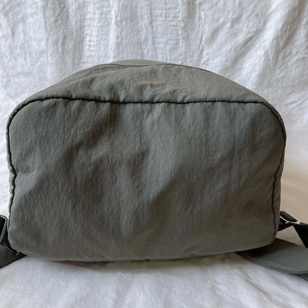 Lululemon  City Adventurer Backpack Vol 17 L in Grey Sage - Image 4