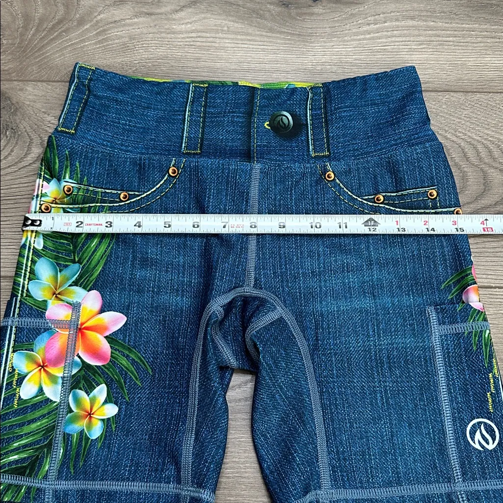 INKnBURN Blue Denim Pocket Graphic Floral Bike Active Shorts Size Small - Image 10