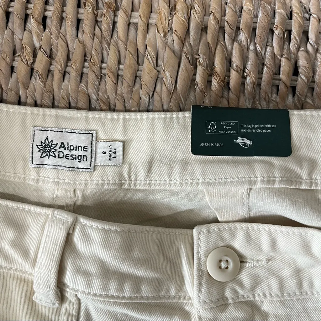 Alpine Design Women's Mixed Fabric Short Size 8 NWT MSRP $58 High Rise Off White - Image 7