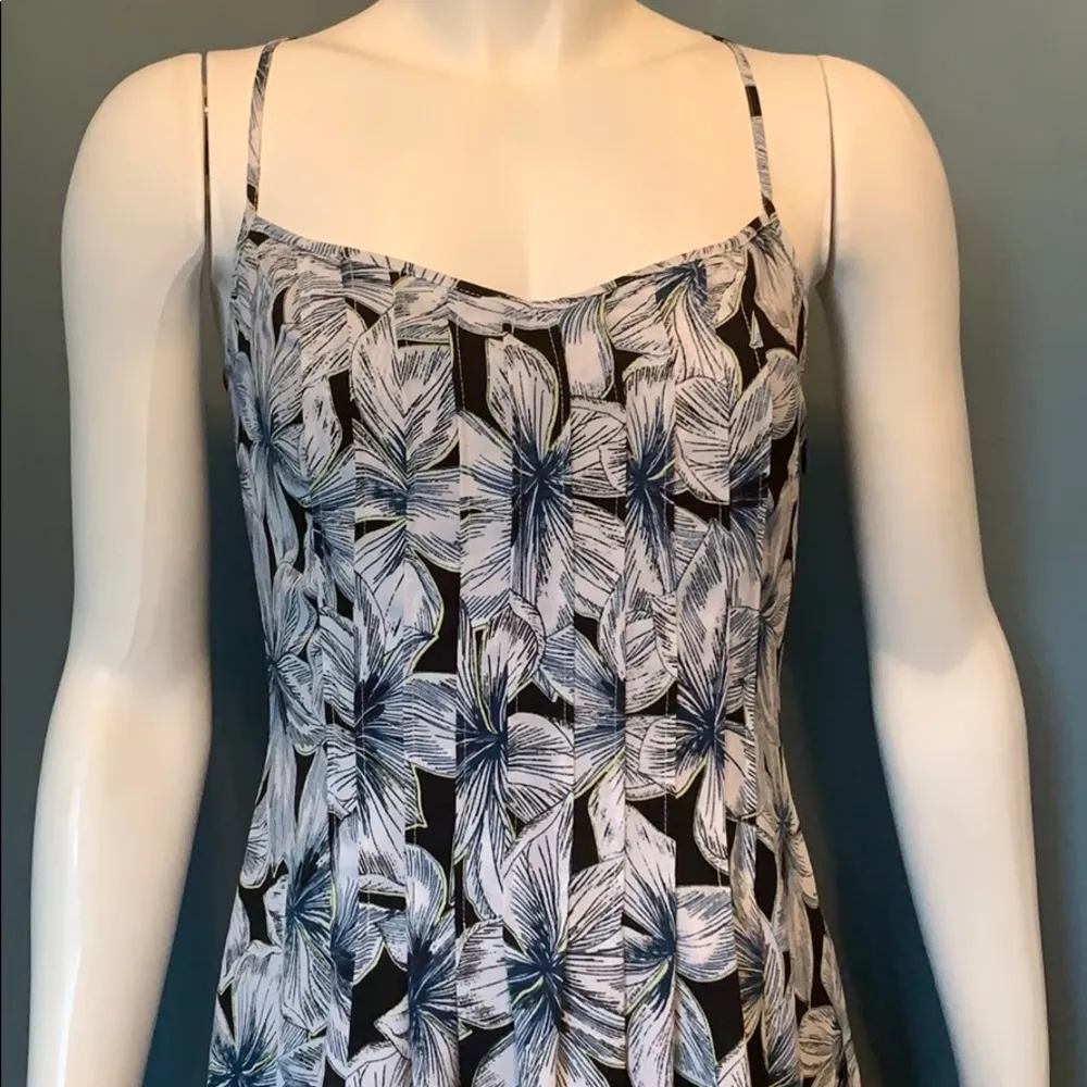 Banana Republic Navy Floral Pintuck Midi Dress 2 - Image 6