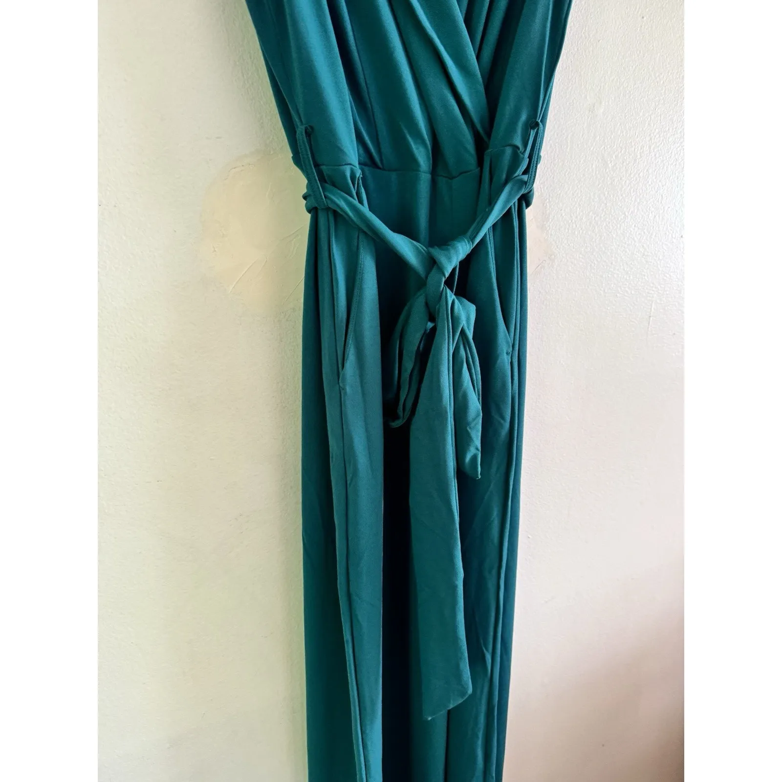 NWT Halara Green Surplice V Neck Stretchy Wide Leg Jumpsuit Belted Size Medium - Image 4