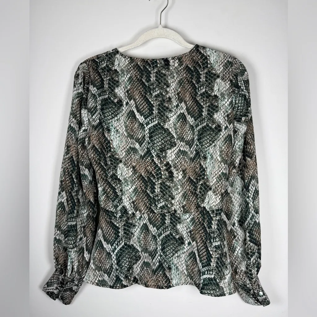Cupcakes and Cashmere Jasper Wrap Blouse in Python Print Sz S Green - Image 8