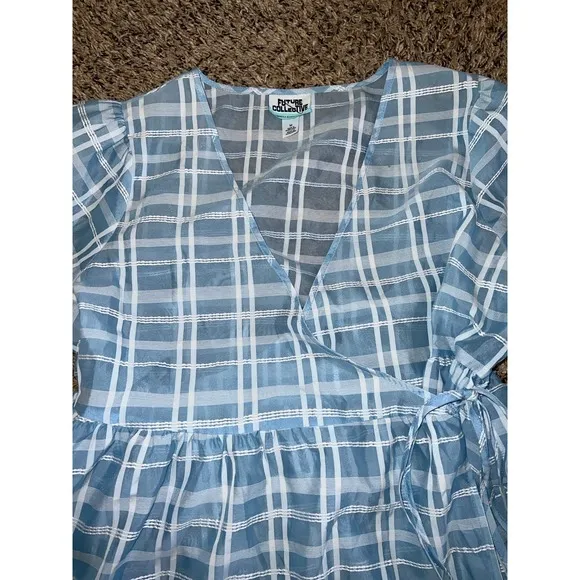 Future Collective women's blue/white plaid sheer‎ wrap blouse size medium - Image 3