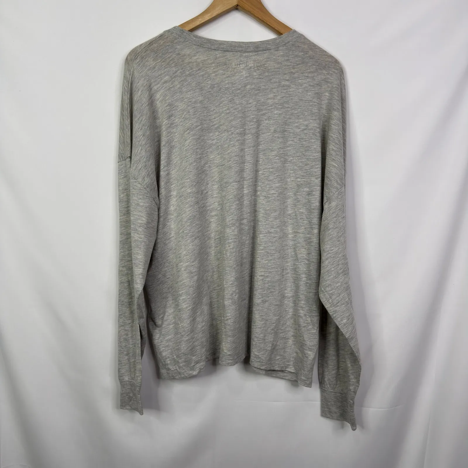 Hollister California Gray Long Sleeve Graphic T Shirt Women's XL - Image 6