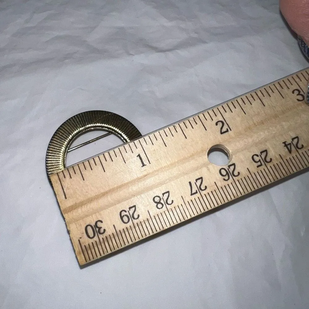 Vintage MCM Gold Tone and Faux Pearl Circular Brooch - Image 5